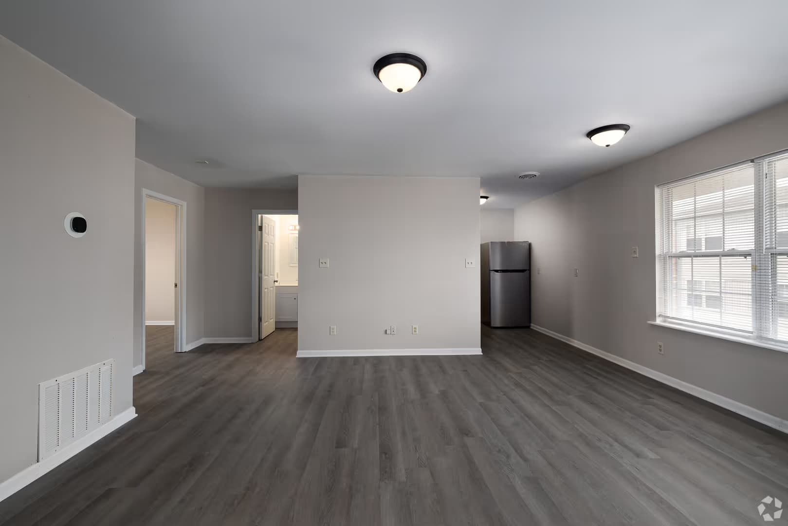 Carbondale Apartment: 1000 E Grand Ave