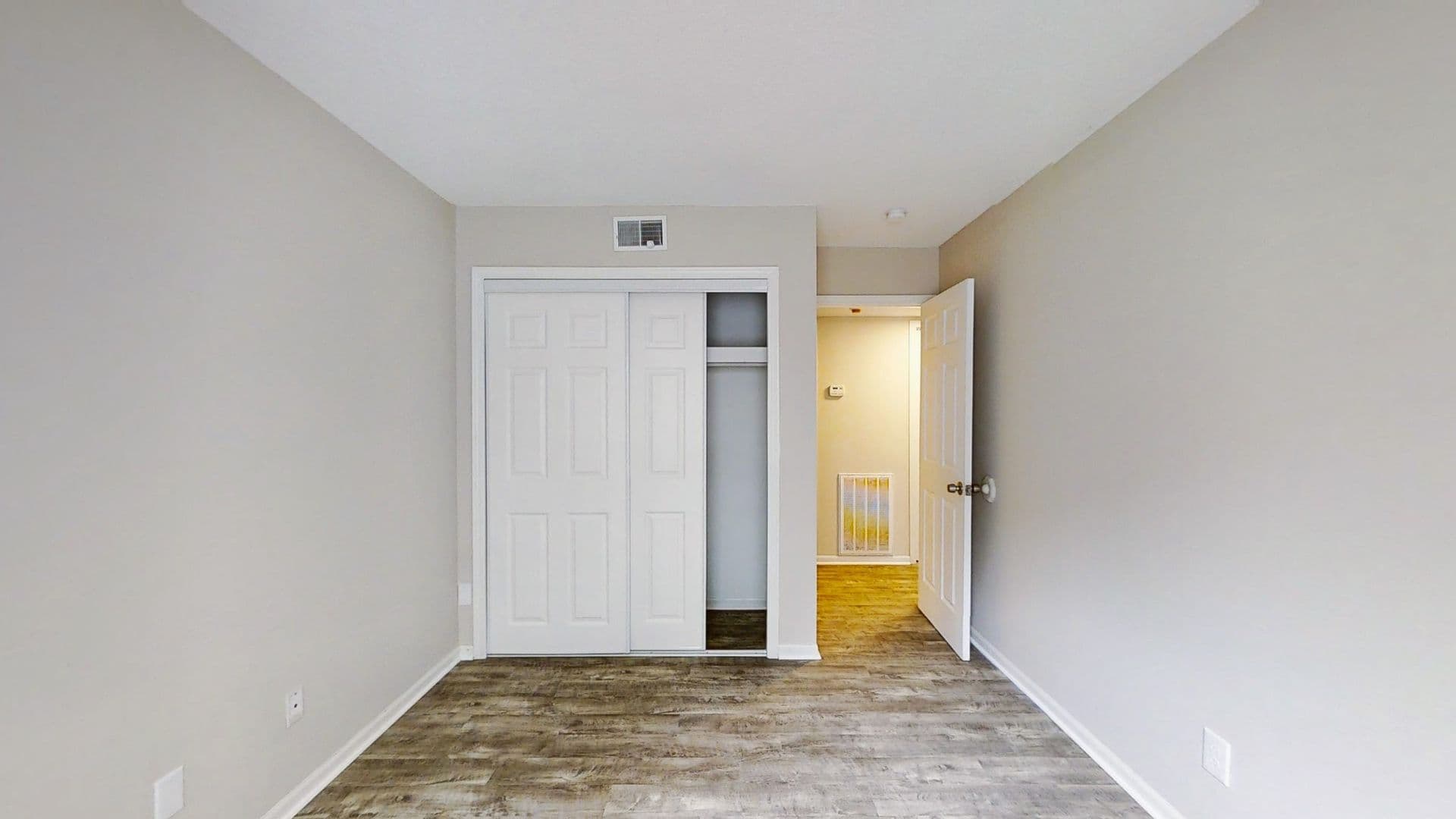 Carbondale Apartment: 900 E Grand Ave