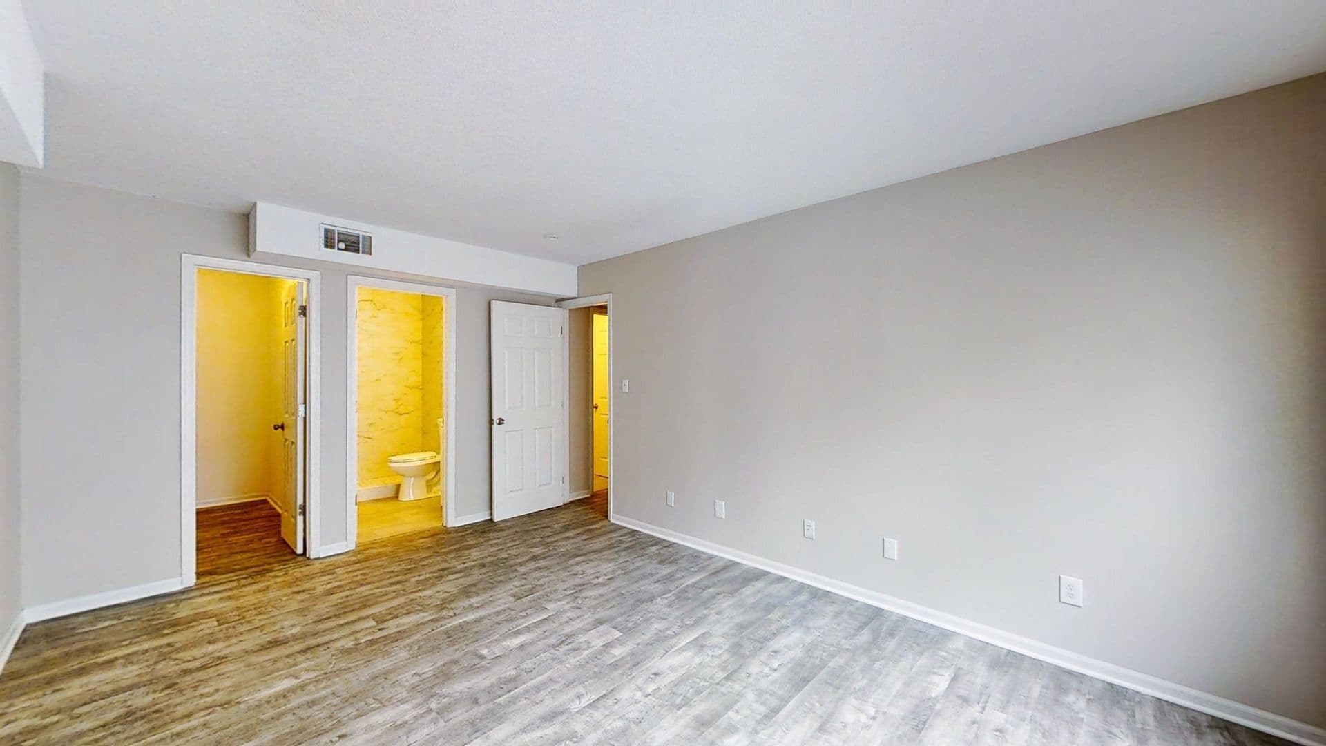 Carbondale Apartment: 900 E Grand Ave