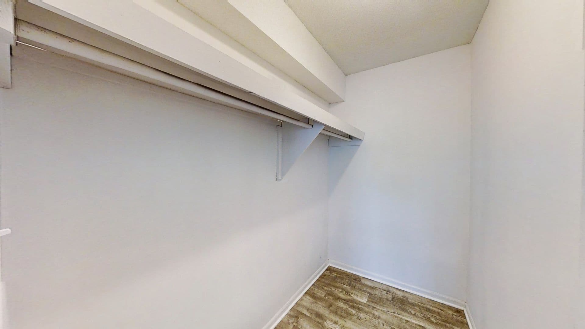 Carbondale Apartment: 900 E Grand Ave