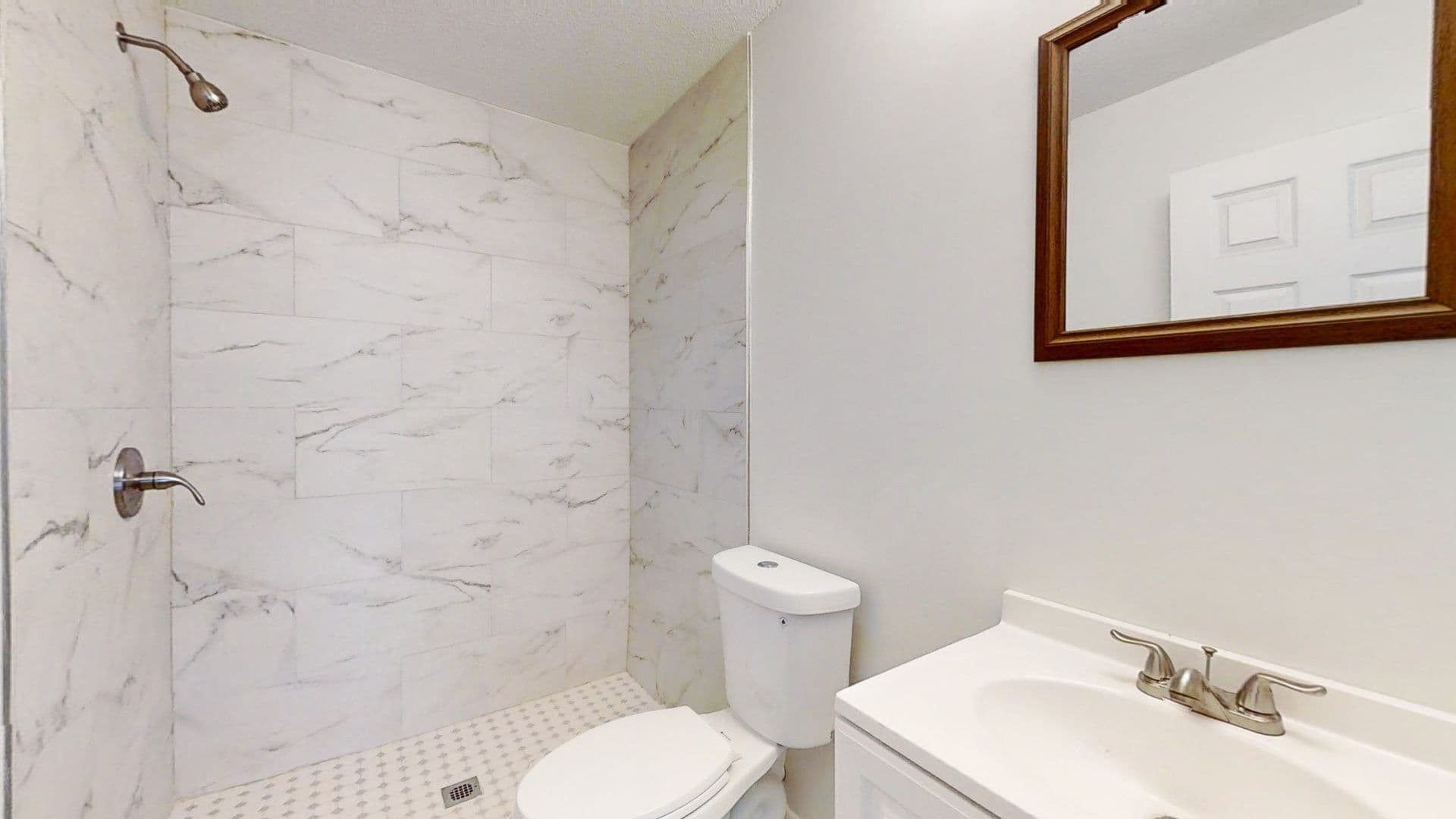 Carbondale Apartment: 900 E Grand Ave