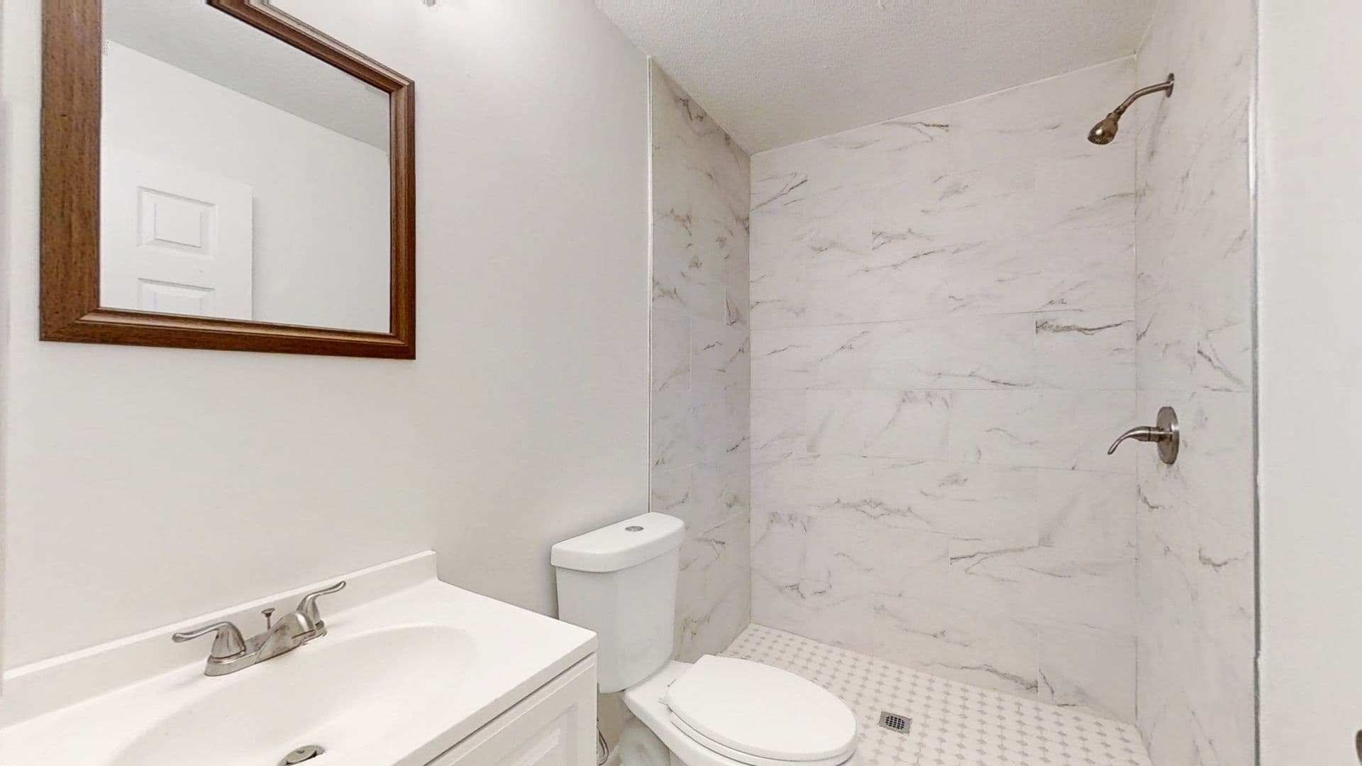 Carbondale Apartment: 900 E Grand Ave