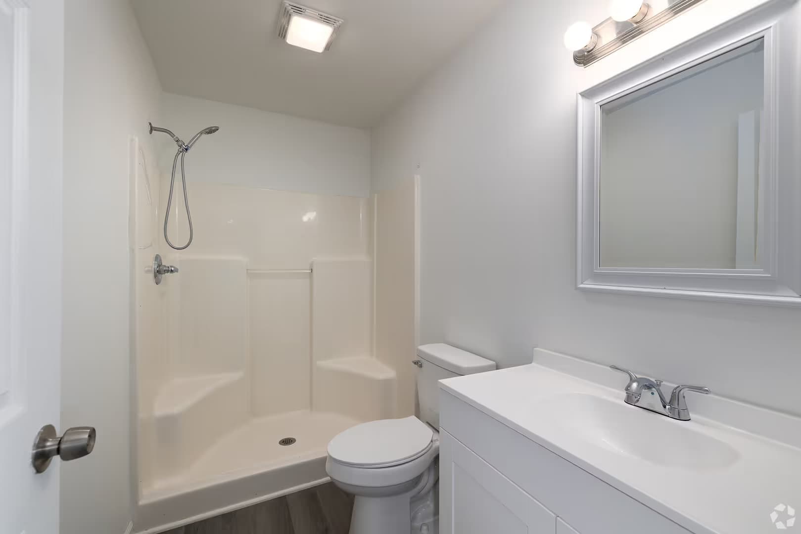 Carbondale Apartment: 1000 E Grand Ave