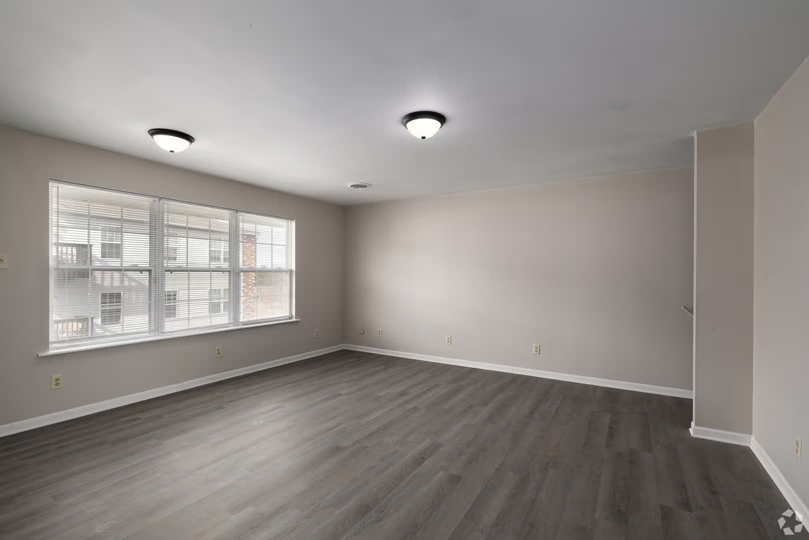 Carbondale Apartment: 1000 E Grand Ave