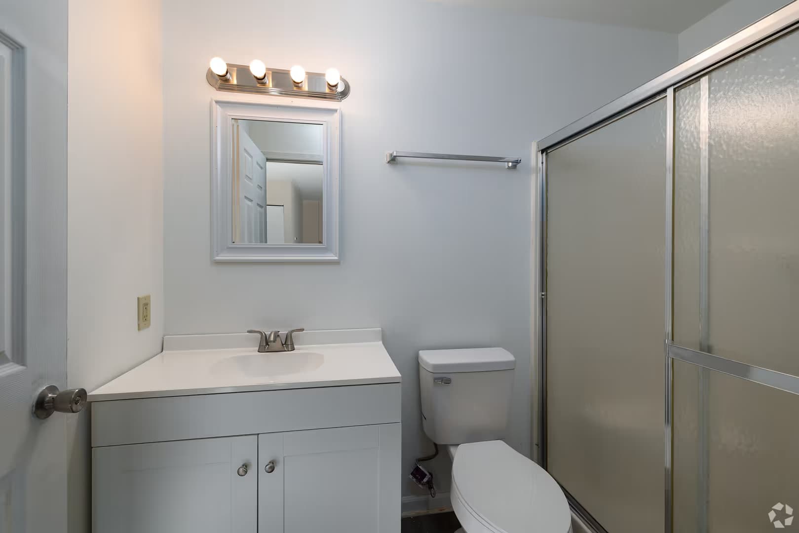 Carbondale Apartment: 1000 E Grand Ave