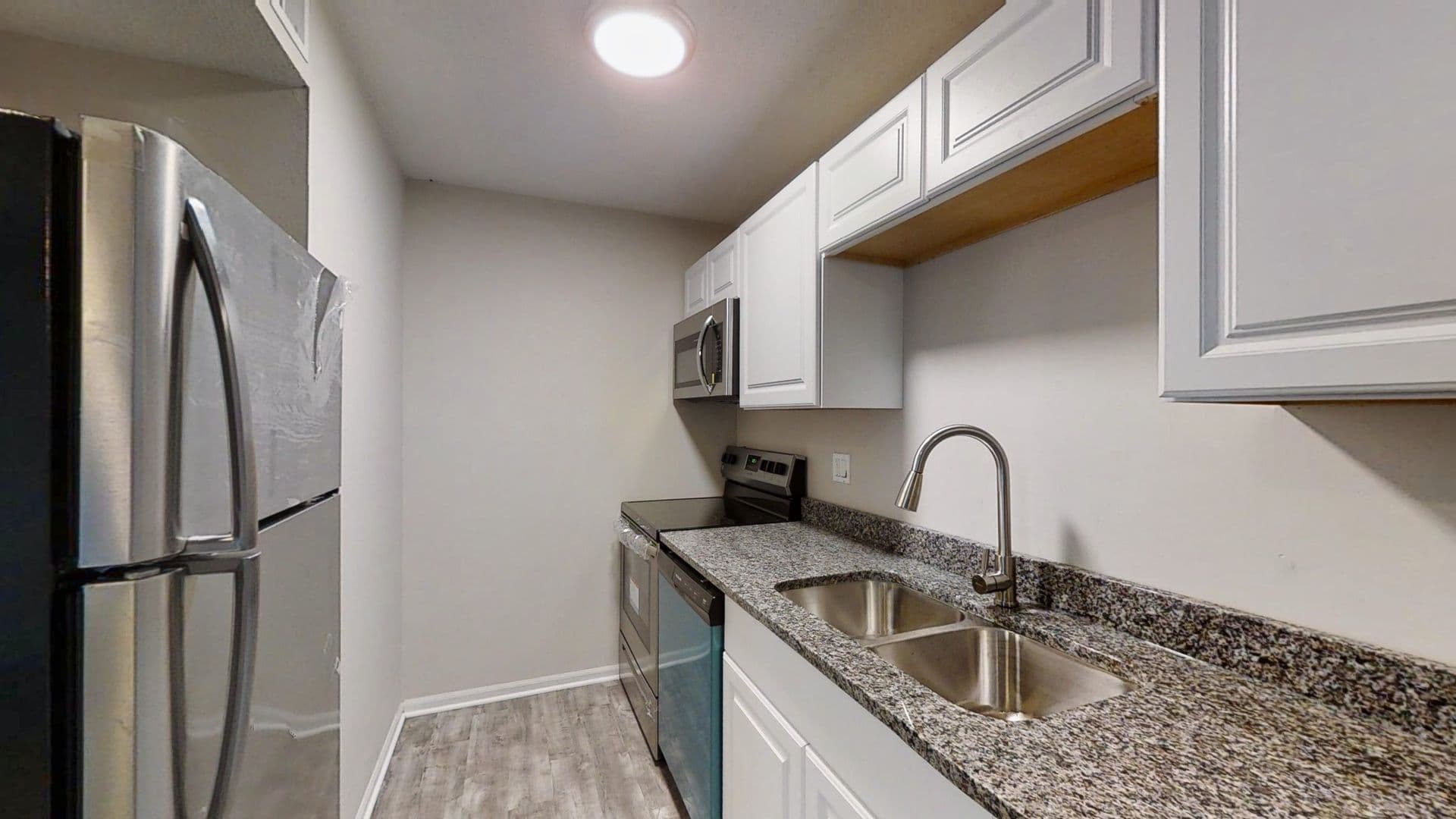 Carbondale Apartment: 900 E Grand Ave