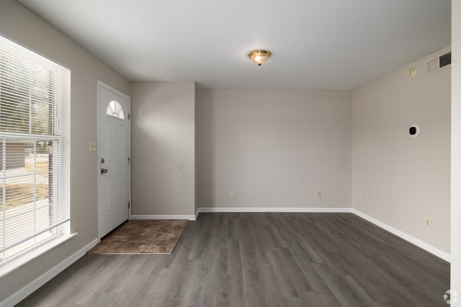 Carbondale Apartment: 1000 E Grand Ave