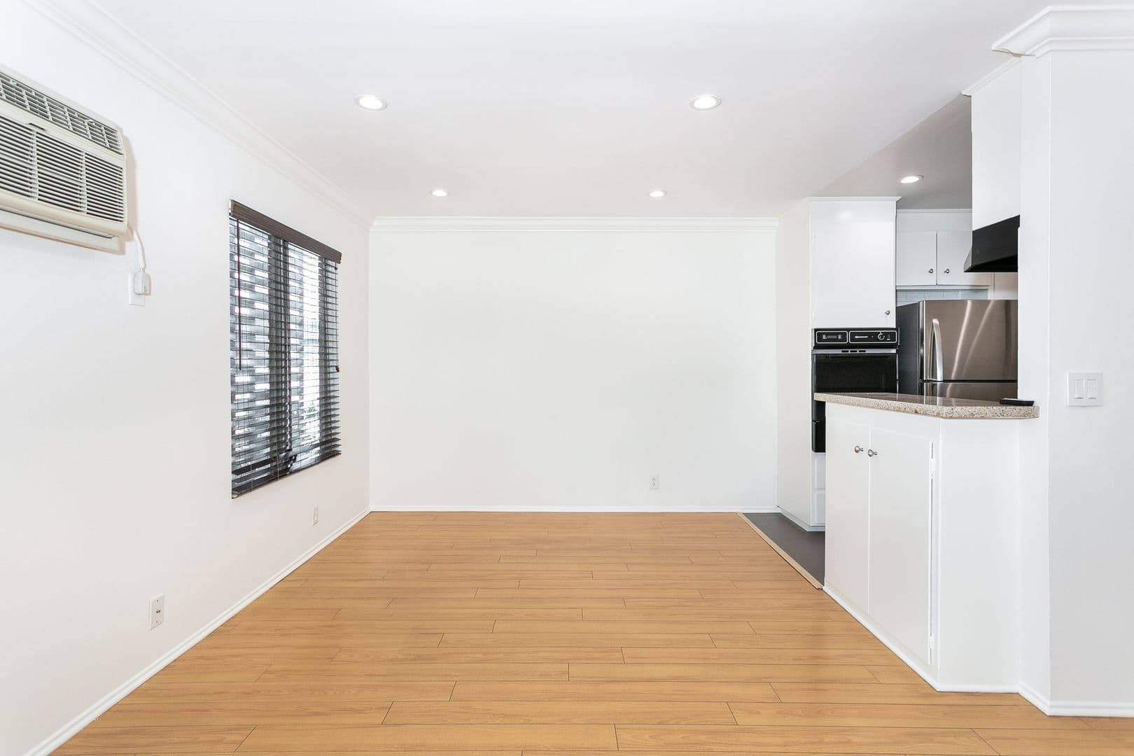 Los Angeles Apartment: 6617 Orange Street