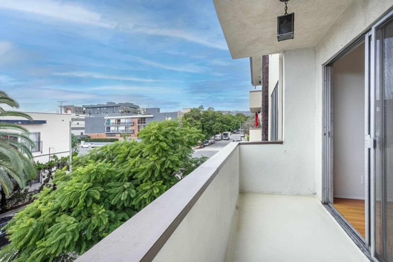Los Angeles Apartment: 1000 S Wooster St
