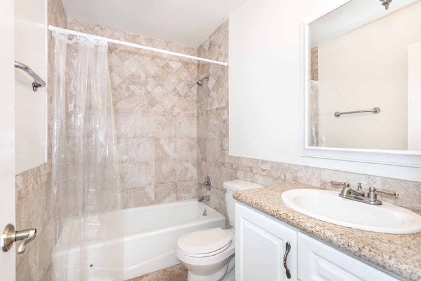 Los Angeles Apartment: 1000 S Wooster St
