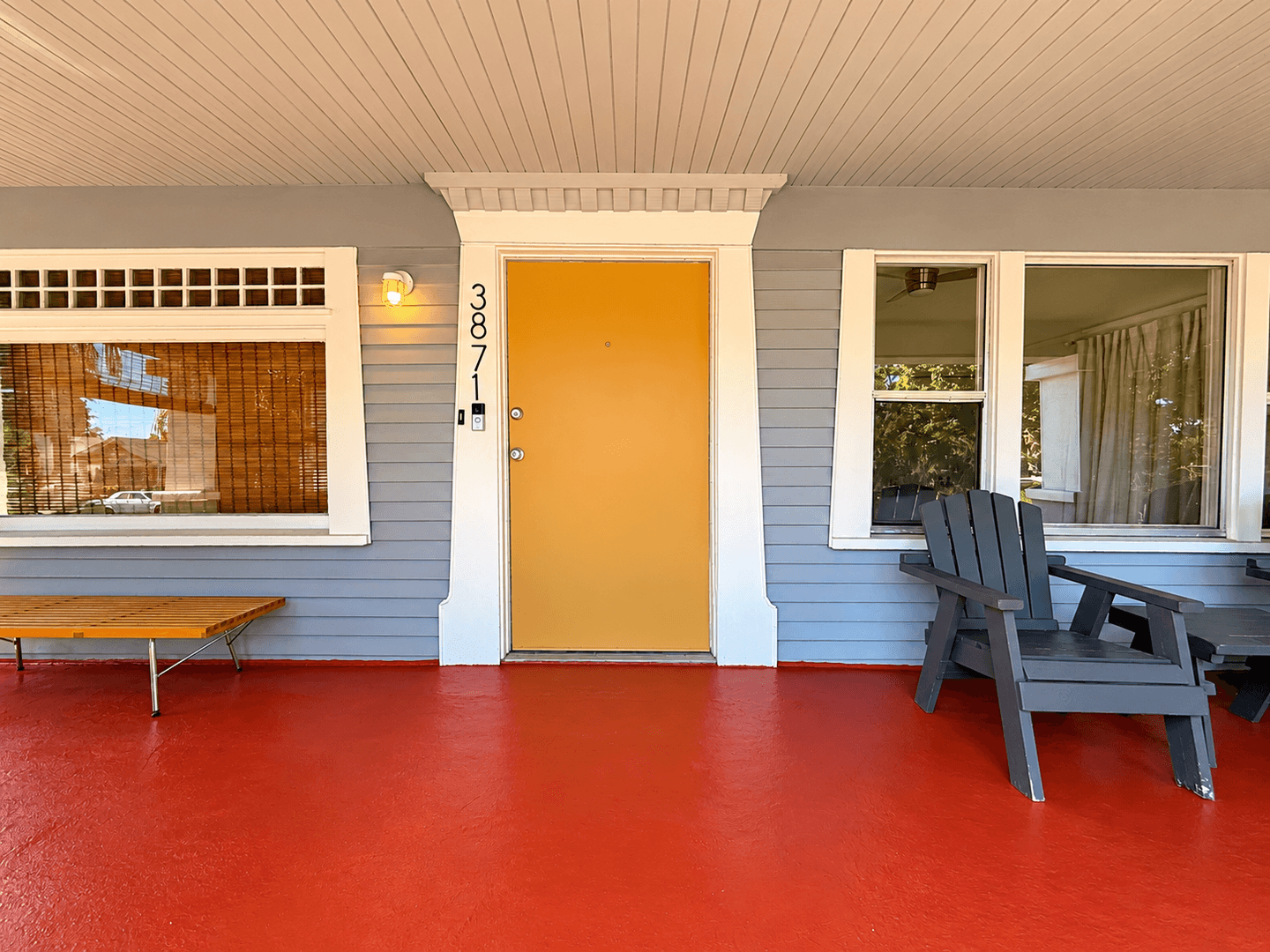 Los Angeles House: 3871 S Hobart Blvd