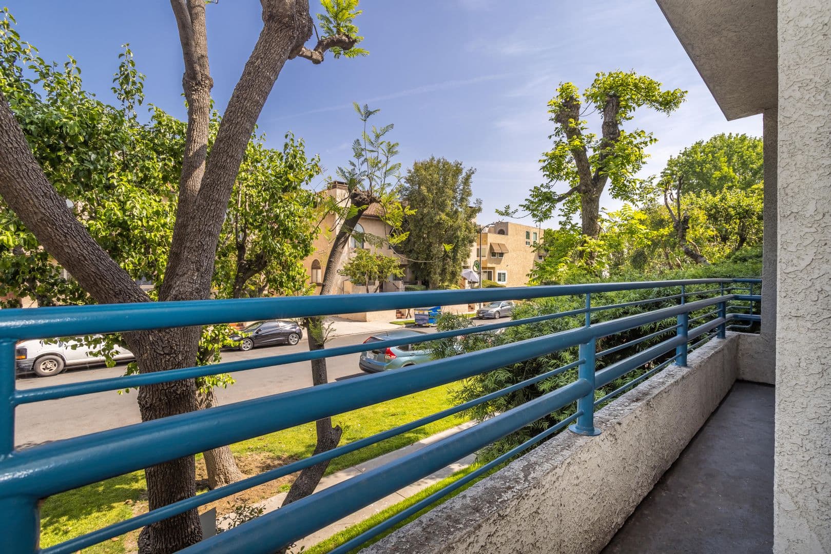 North Hollywood Apartment: 10932 Morrison St
