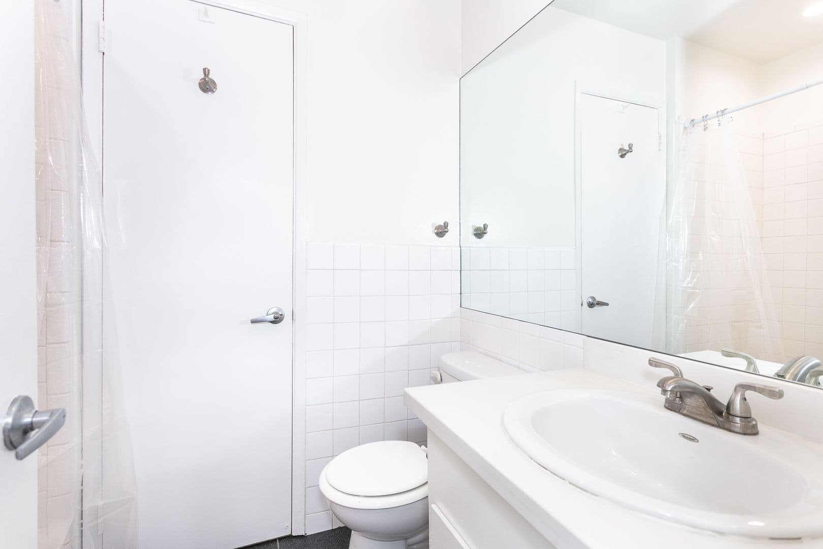 Los Angeles Apartment: 6617 Orange Street
