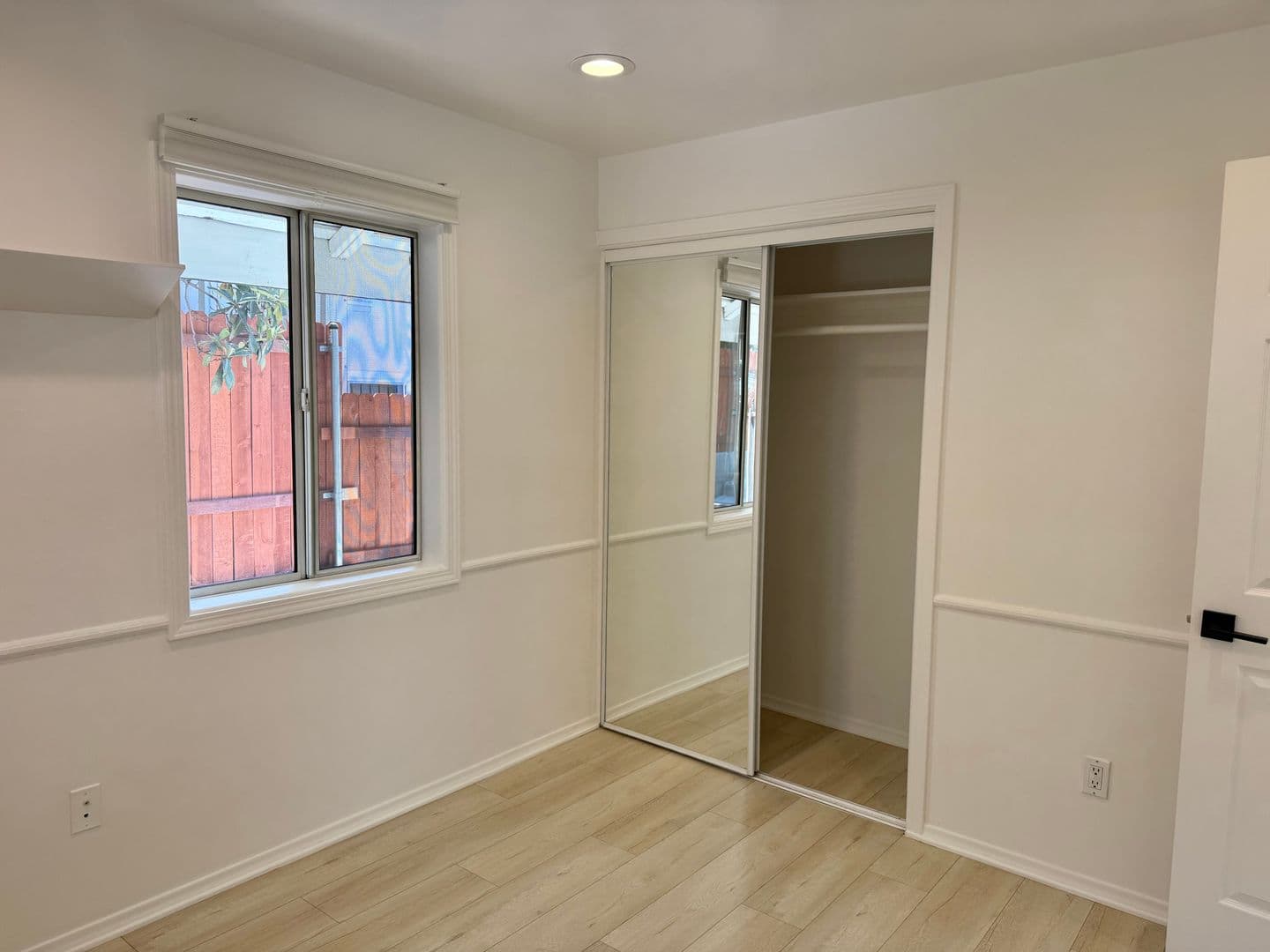 Los Angeles Apartment: 1704 Grafton St