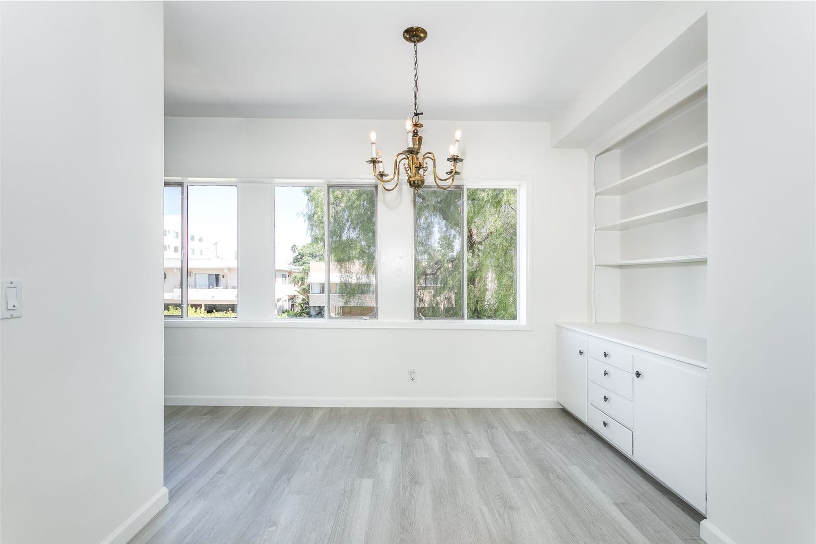 Los Angeles Apartment: 1041 S Wooster St