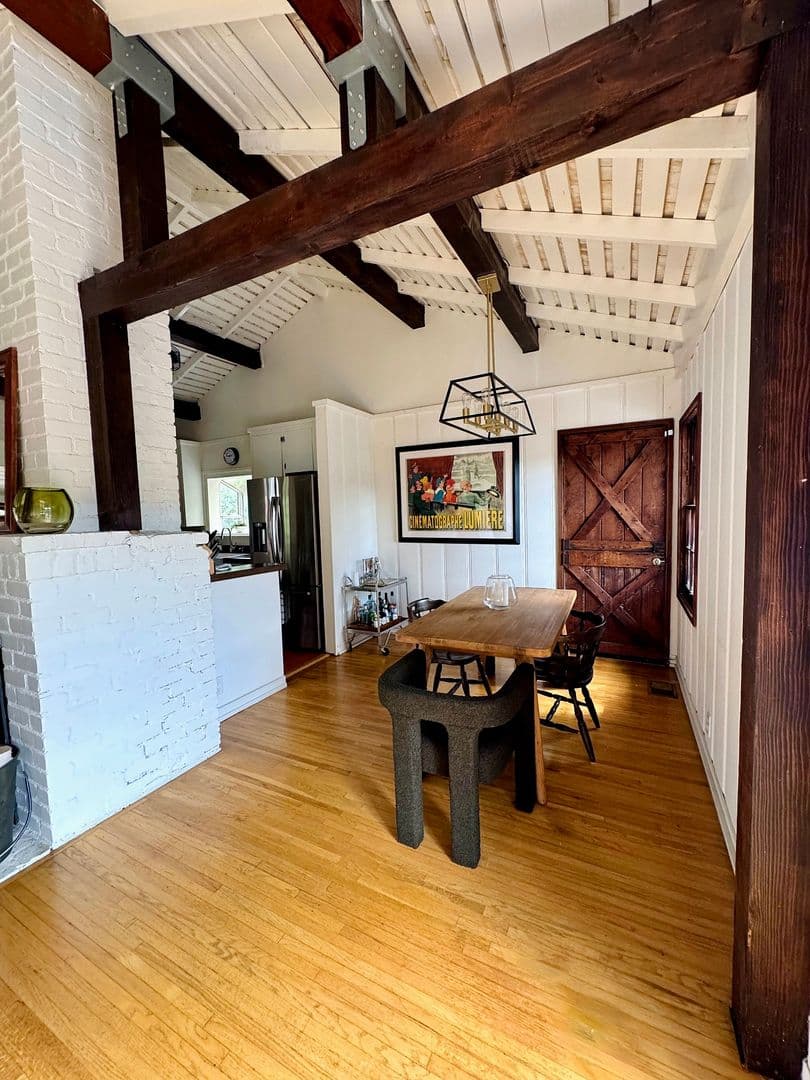 Los Angeles House: 2828 Laurel Canyon Pl