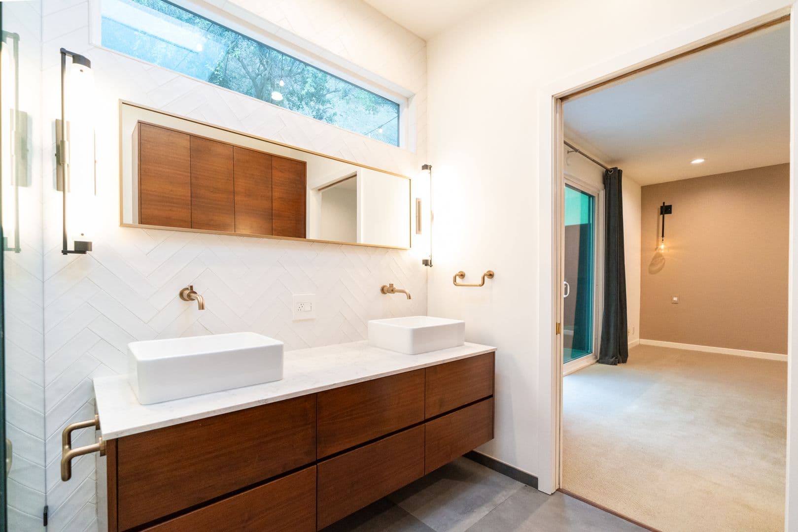 Los Angeles House: 633 Museum Dr