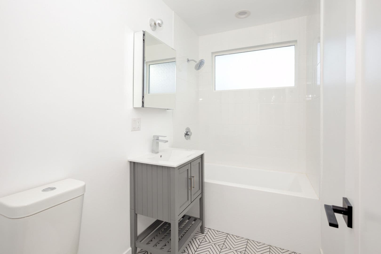 Los Angeles Apartment: 2314 Glendale Blvd