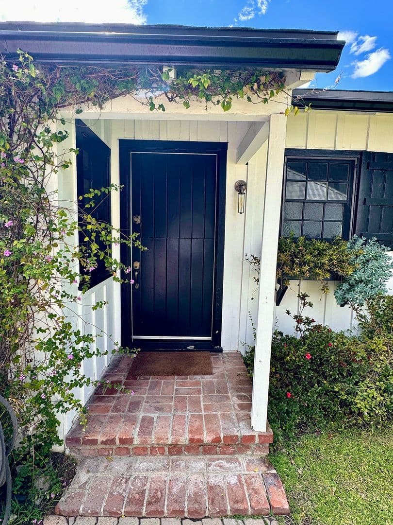 Los Angeles House: 2828 Laurel Canyon Pl