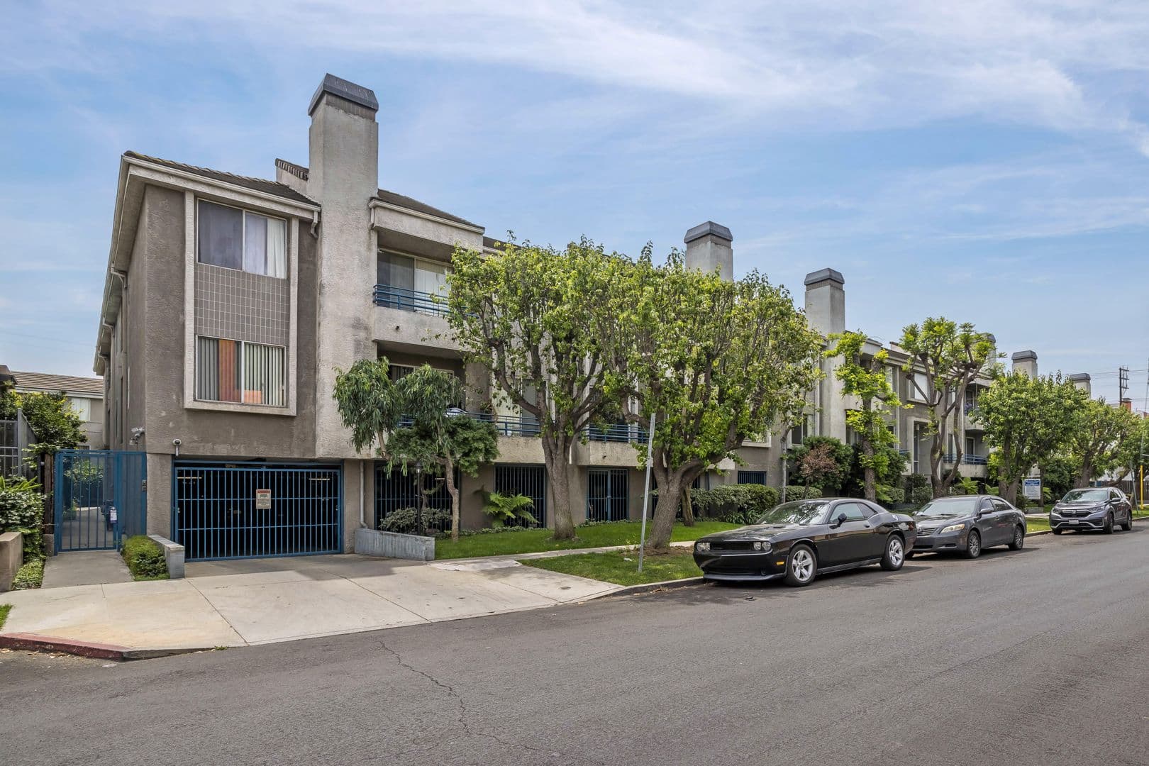 North Hollywood Apartment: 10932 Morrison St