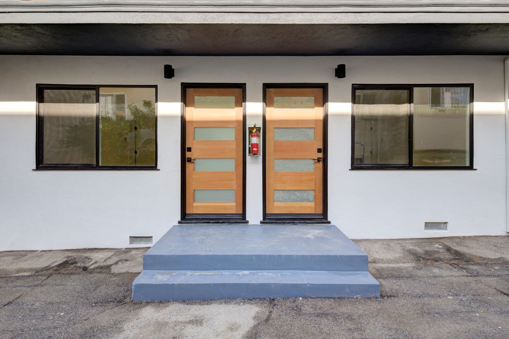 Los Angeles Apartment: 2314 Glendale Blvd