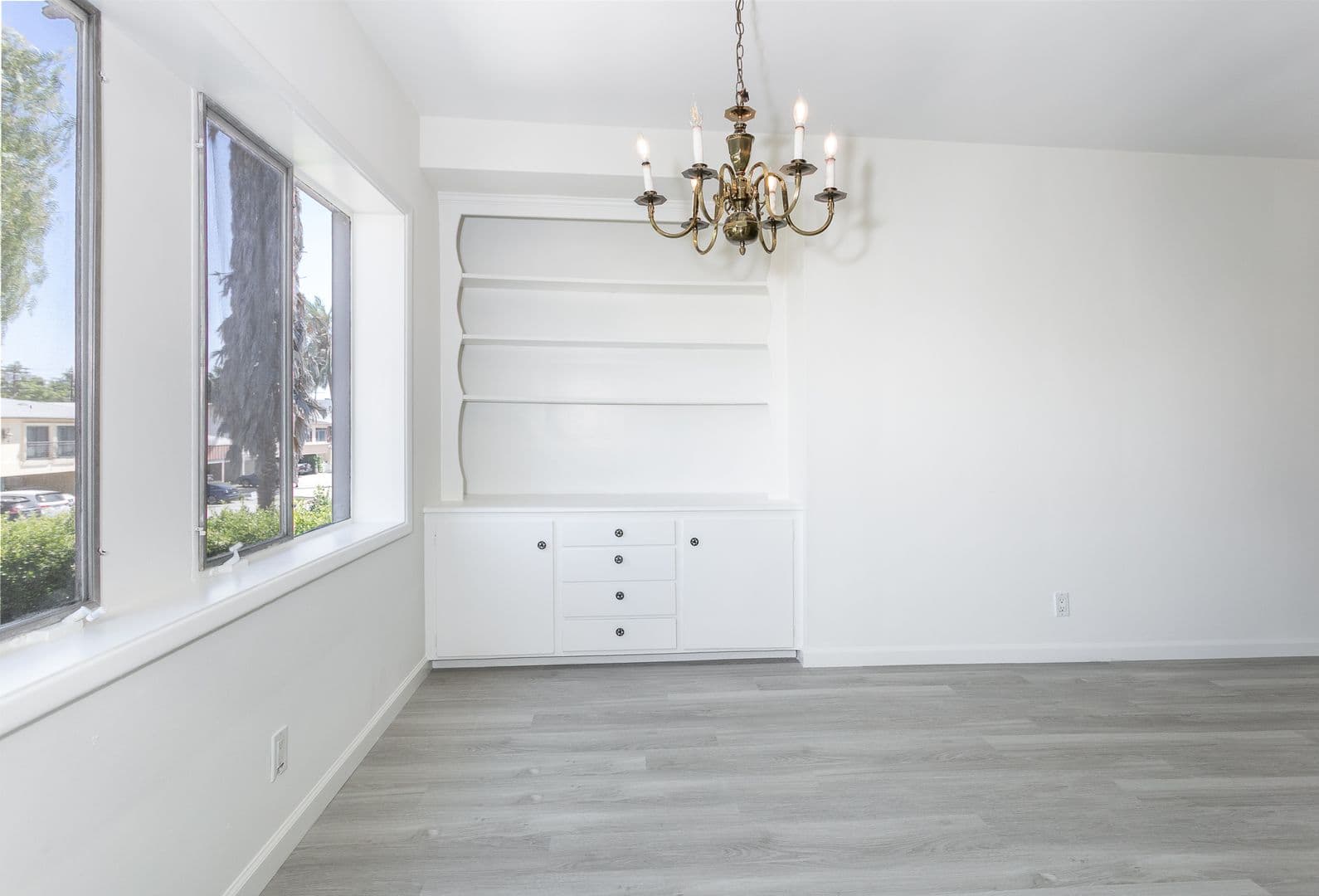 Los Angeles Apartment: 1041 S Wooster St