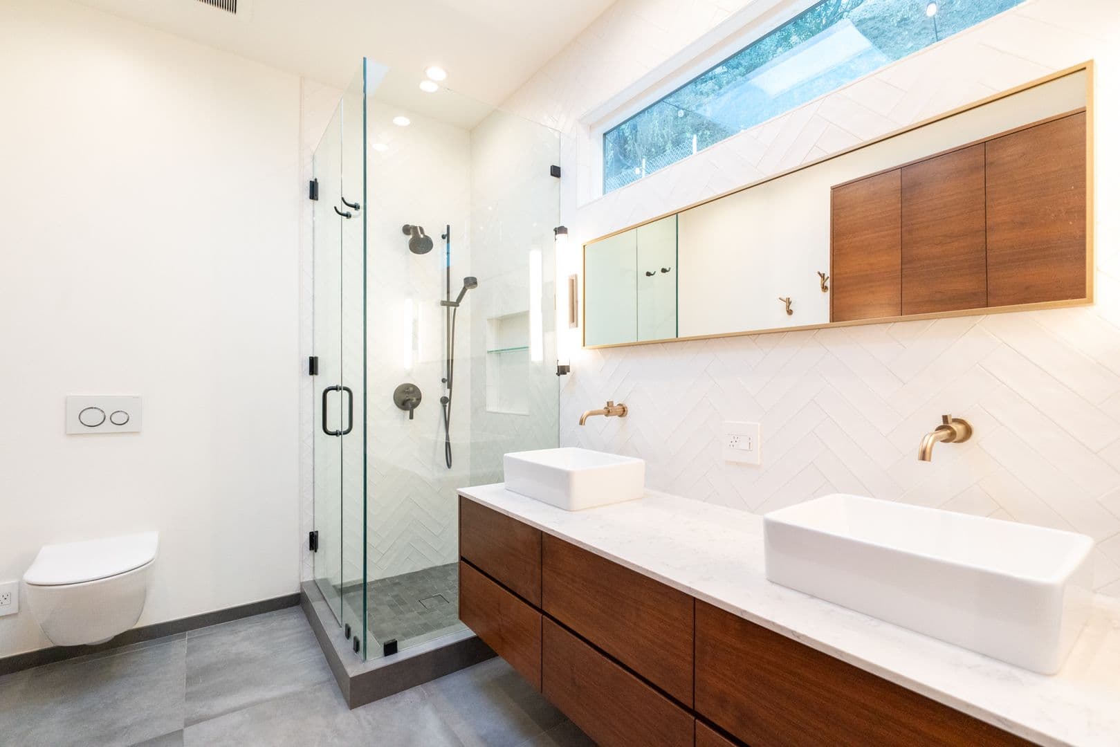 Los Angeles House: 633 Museum Dr