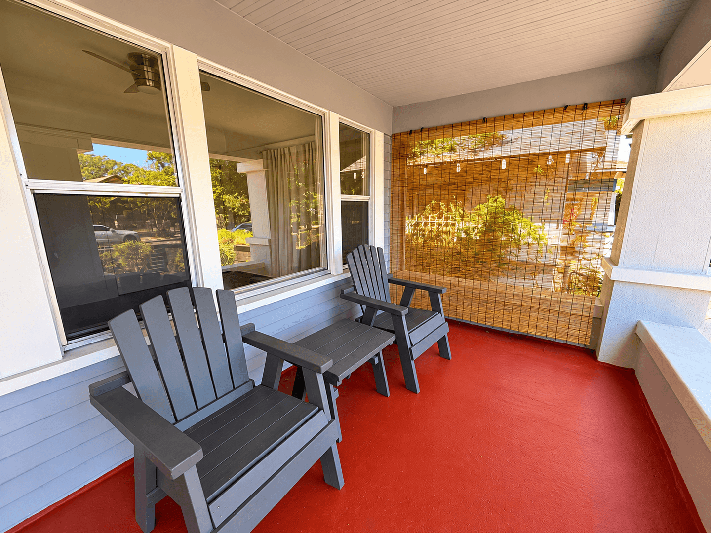 Los Angeles House: 3871 S Hobart Blvd