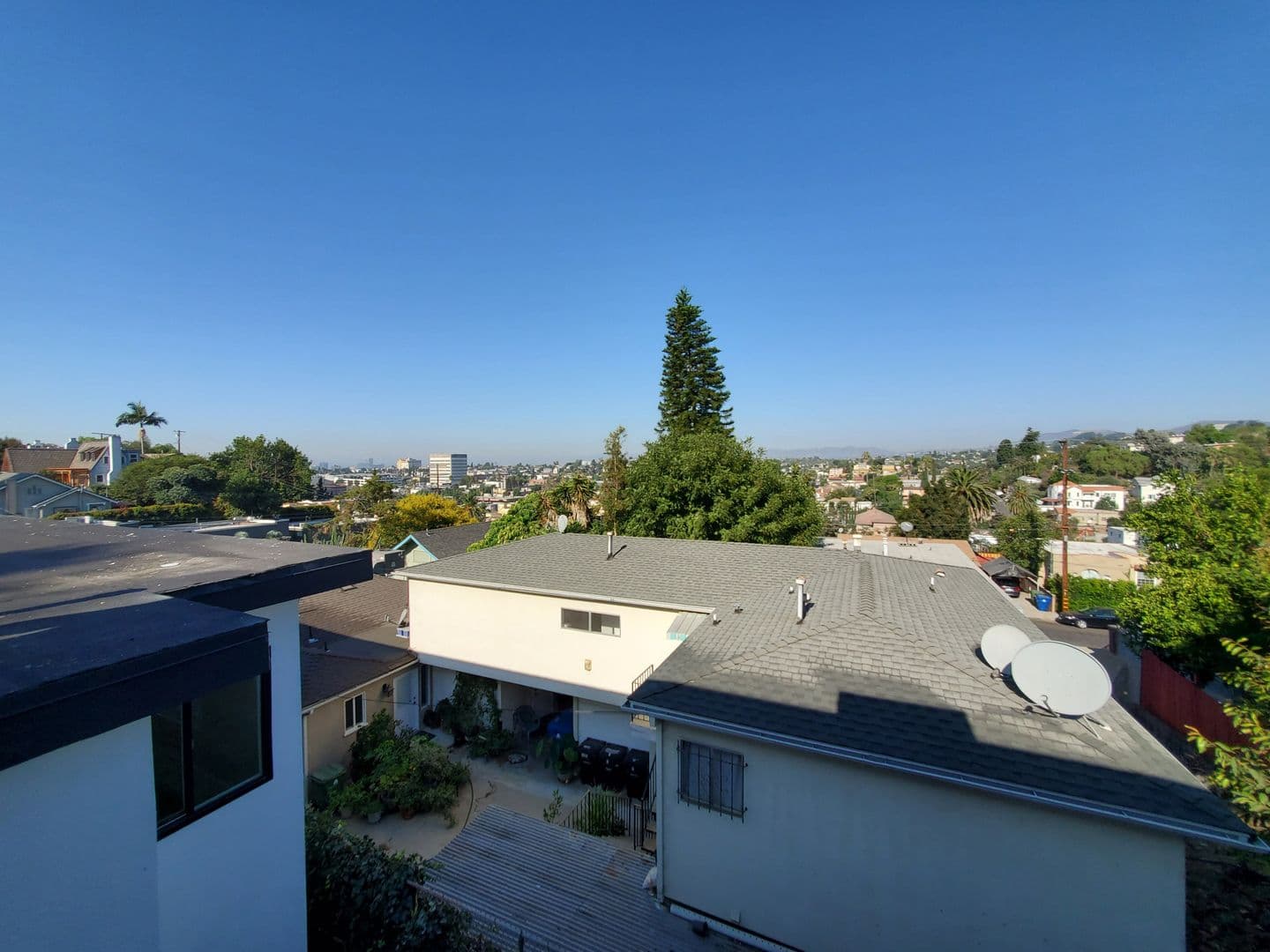 Los Angeles Apartment: 1491 Scott Ave
