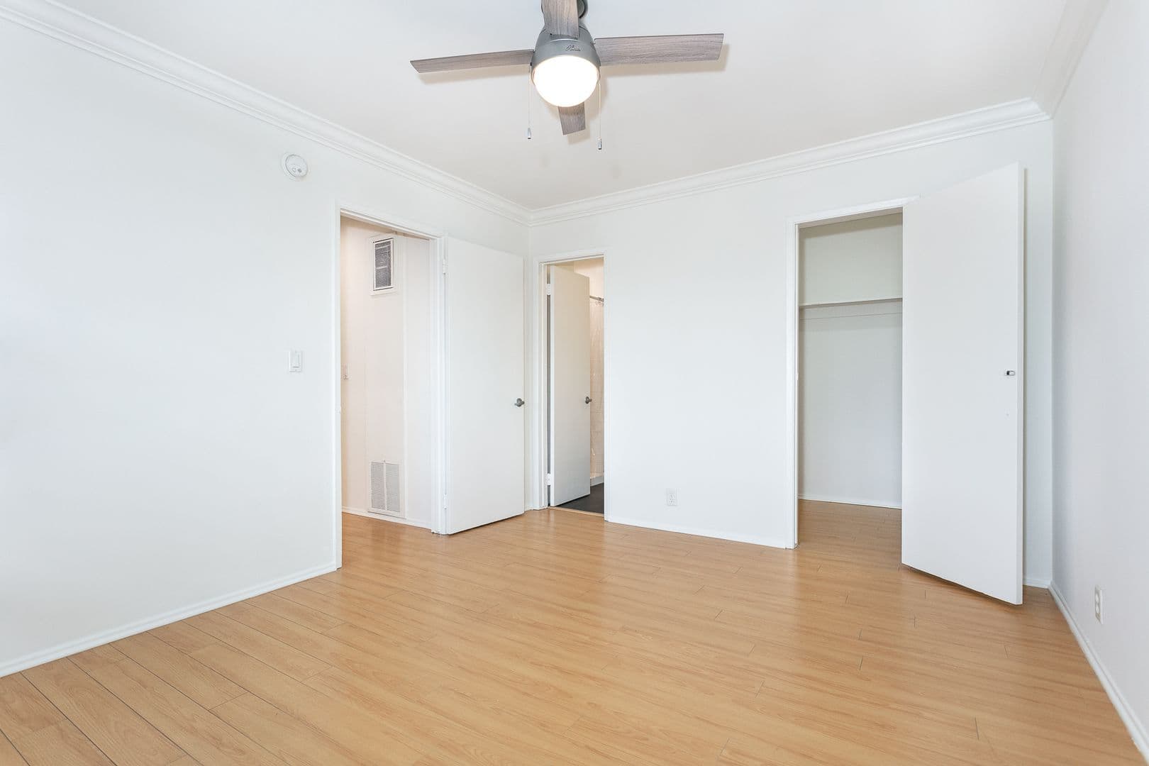 Los Angeles Apartment: 6617 Orange Street