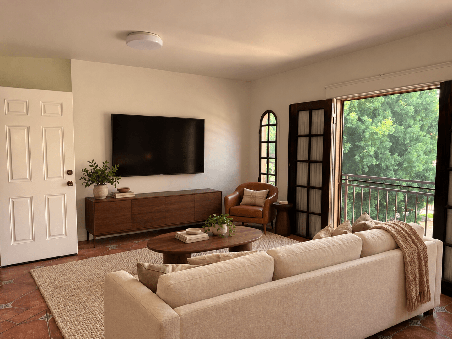 Los Angeles Apartment: 2646 Kenwood Ave
