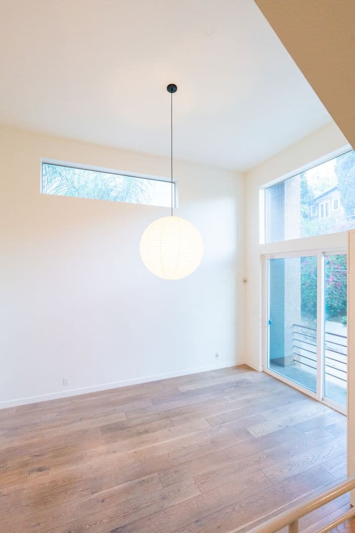 Los Angeles House: 633 Museum Dr