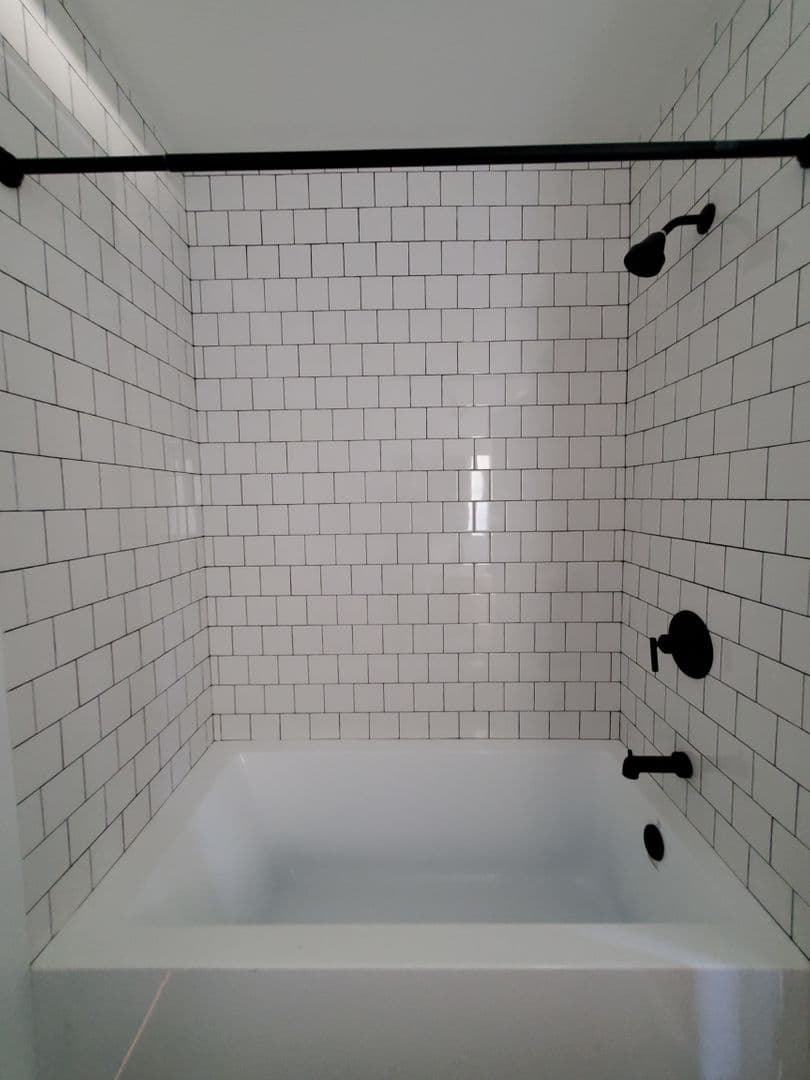 Los Angeles Apartment: 1491 Scott Ave