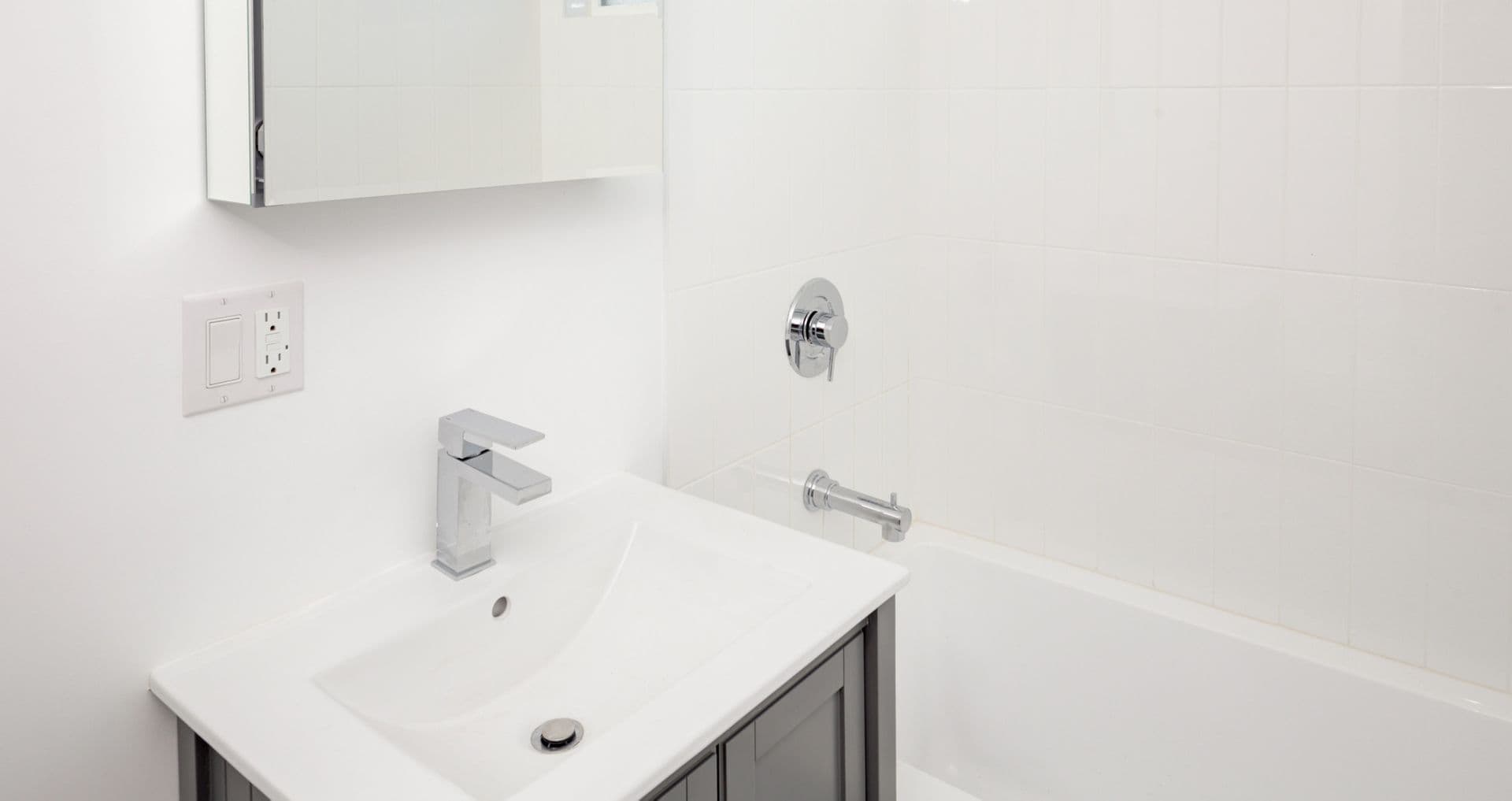 Los Angeles Apartment: 2314 Glendale Blvd