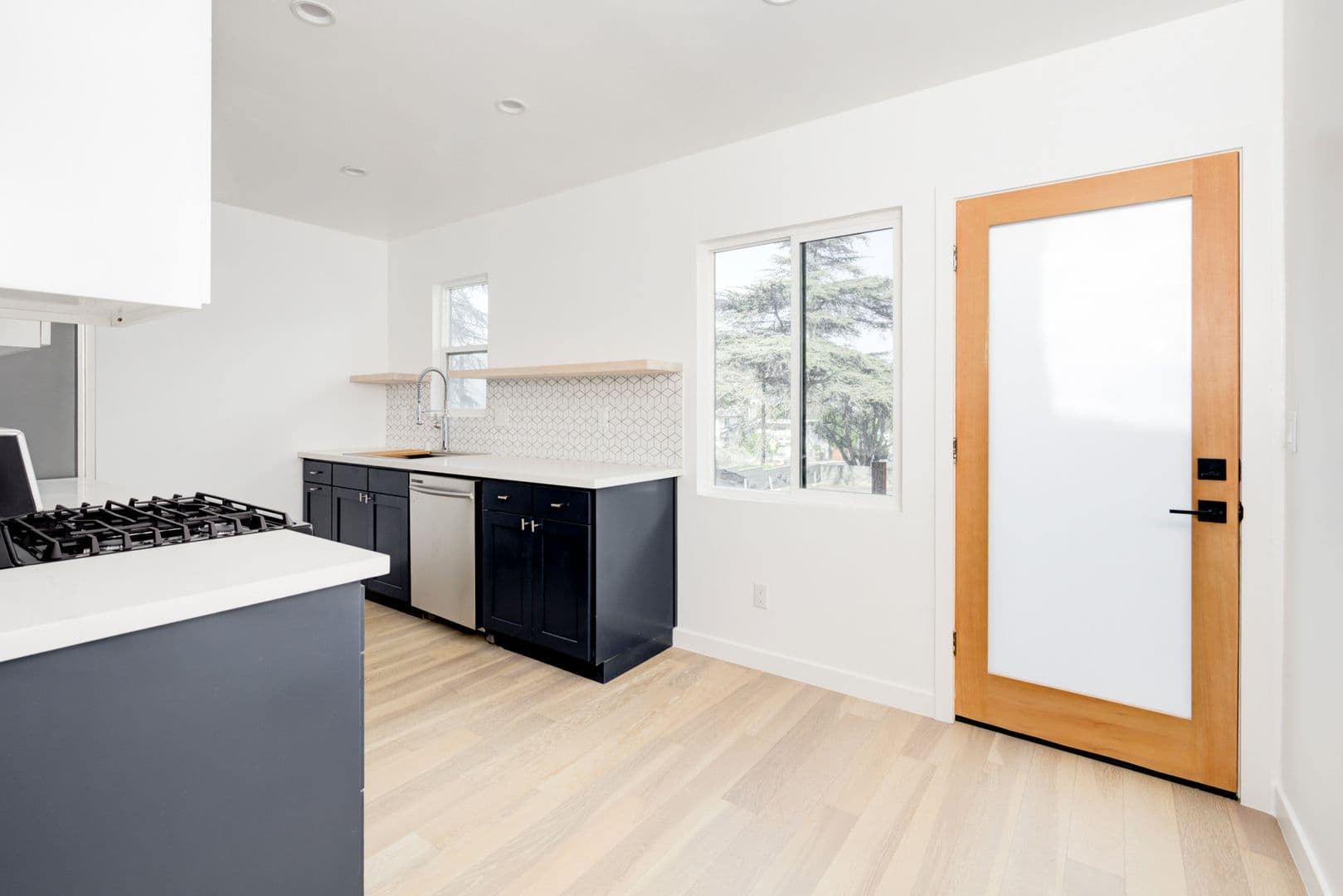 Los Angeles Apartment: 2314 Glendale Blvd