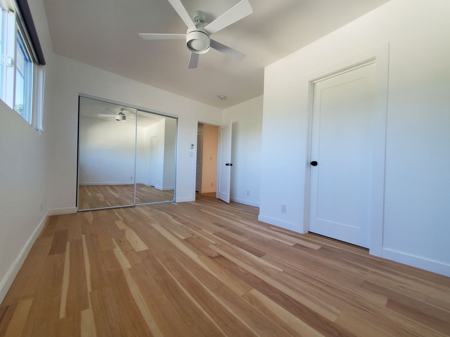 Los Angeles Apartment: 1491 Scott Ave