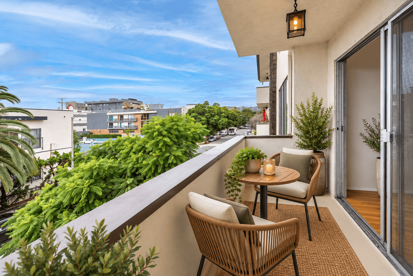 Los Angeles Apartment: 1000 S Wooster St