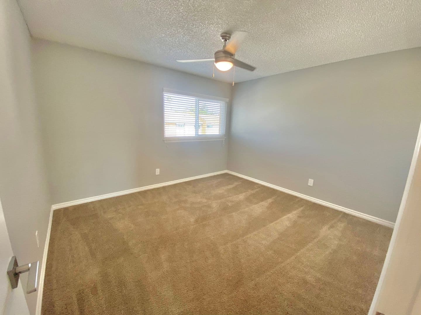 Los Angeles Apartment: 1800 N Alvarado St