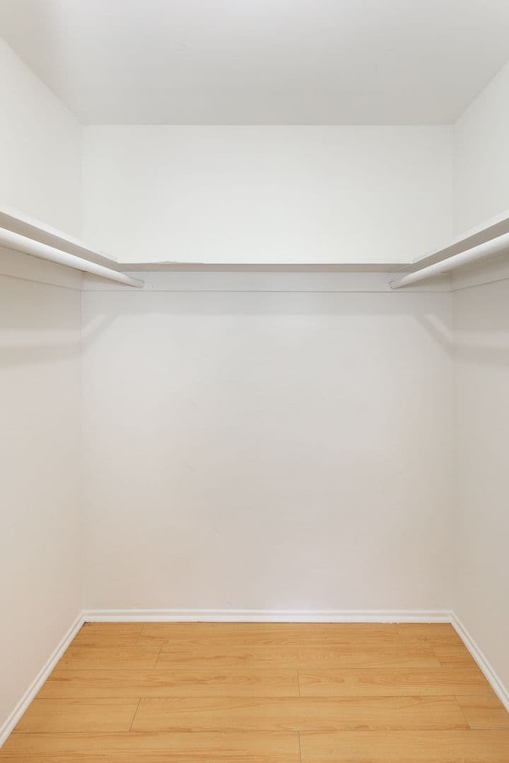 Los Angeles Apartment: 6617 Orange Street
