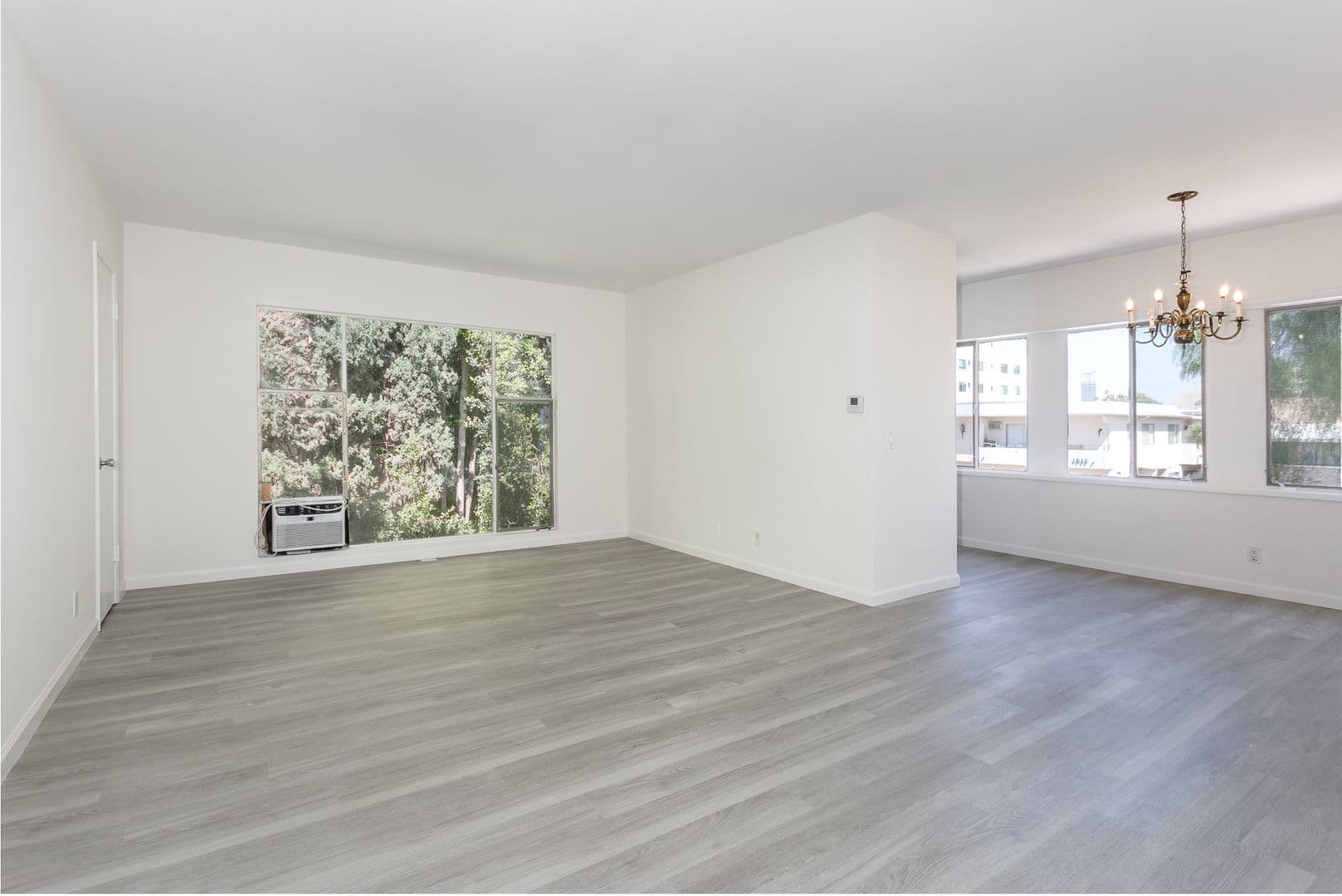 Los Angeles Apartment: 1041 S Wooster St