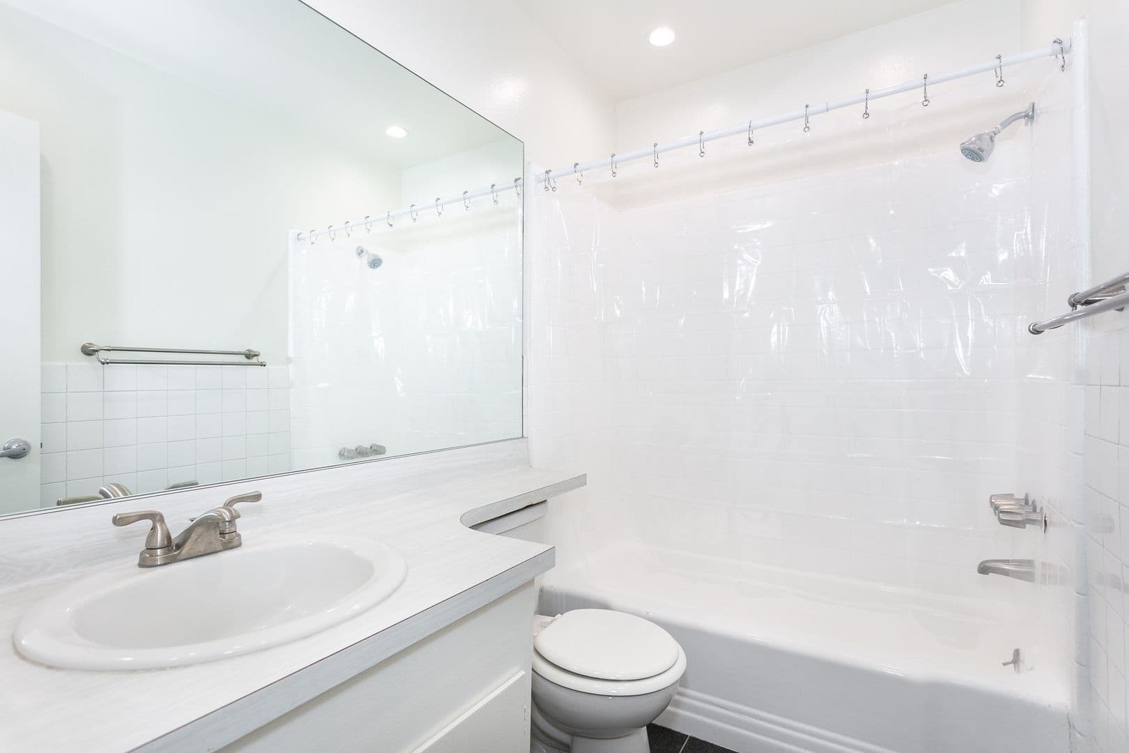 Los Angeles Apartment: 6617 Orange Street