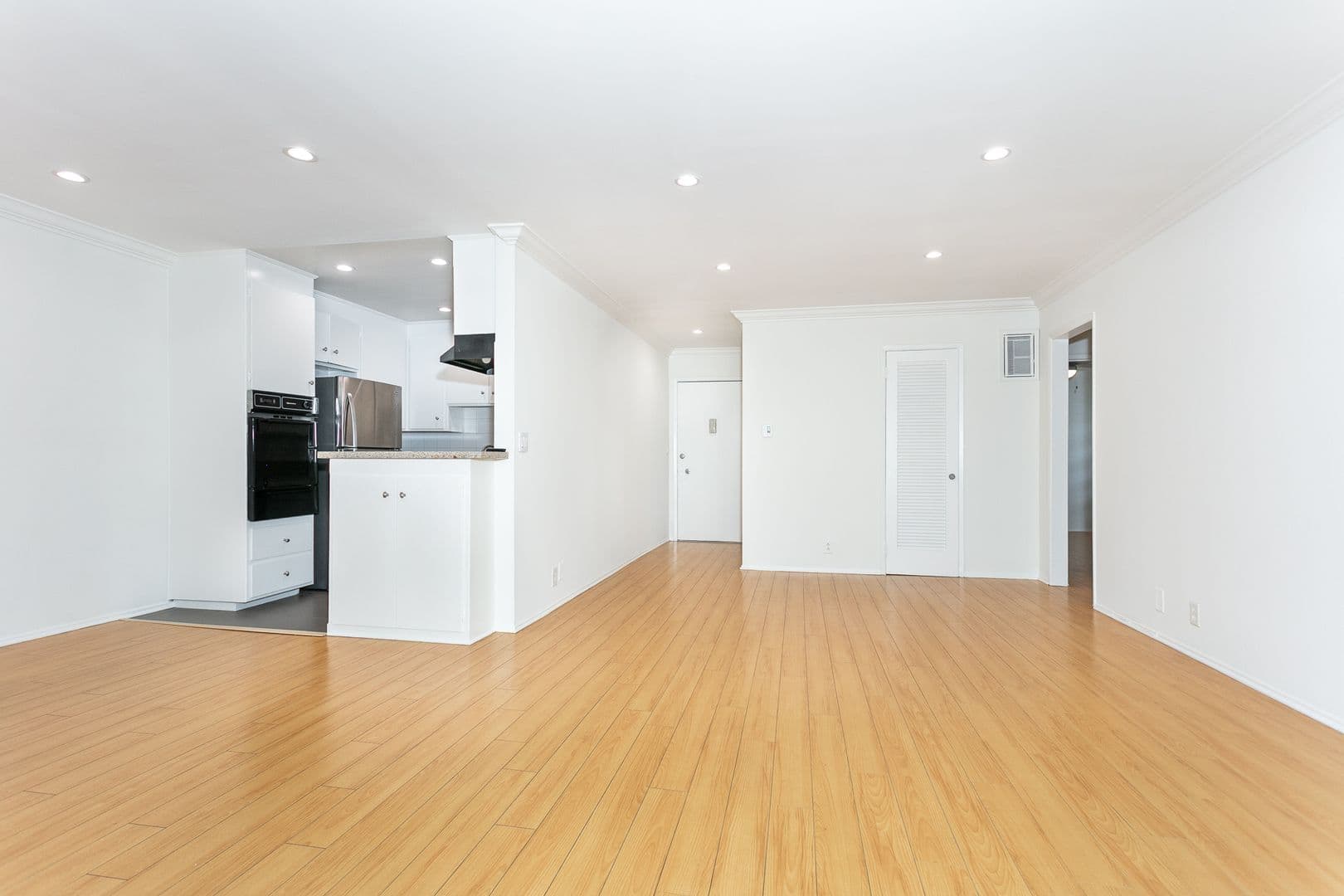 Los Angeles Apartment: 6617 Orange Street