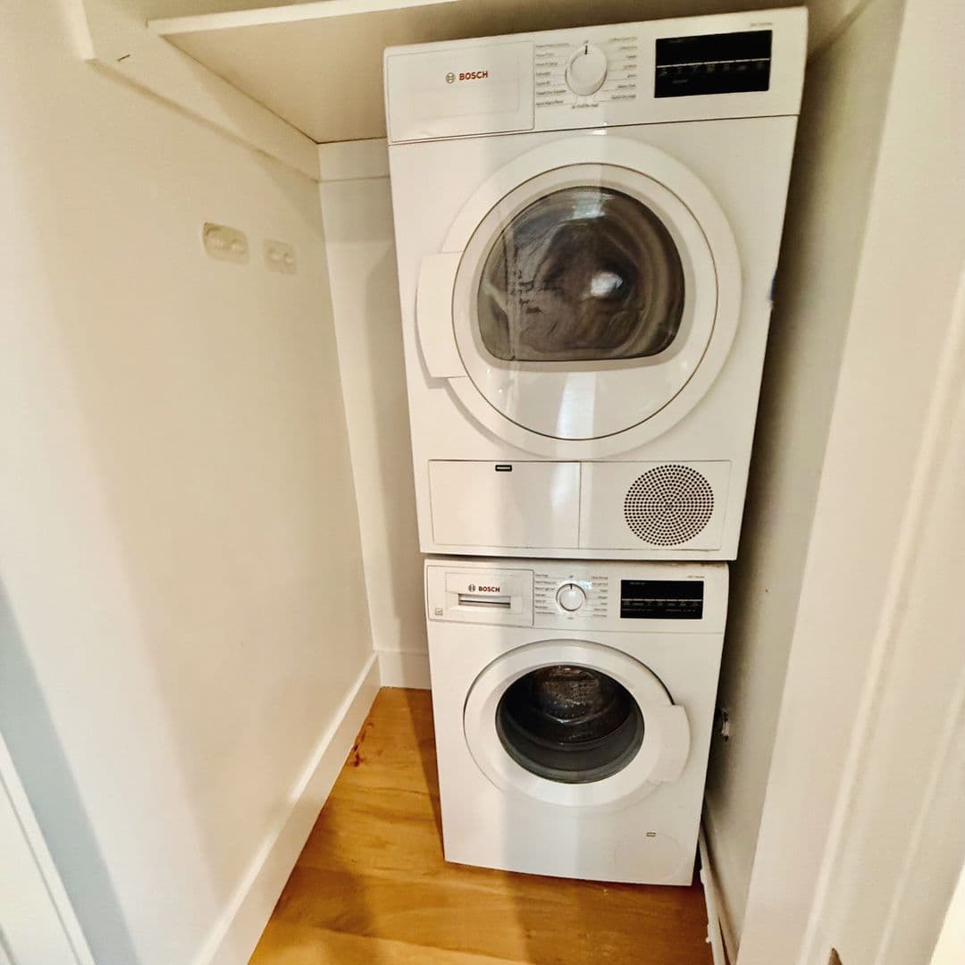 Santa Monica Apartment: 724 Ashland Ave