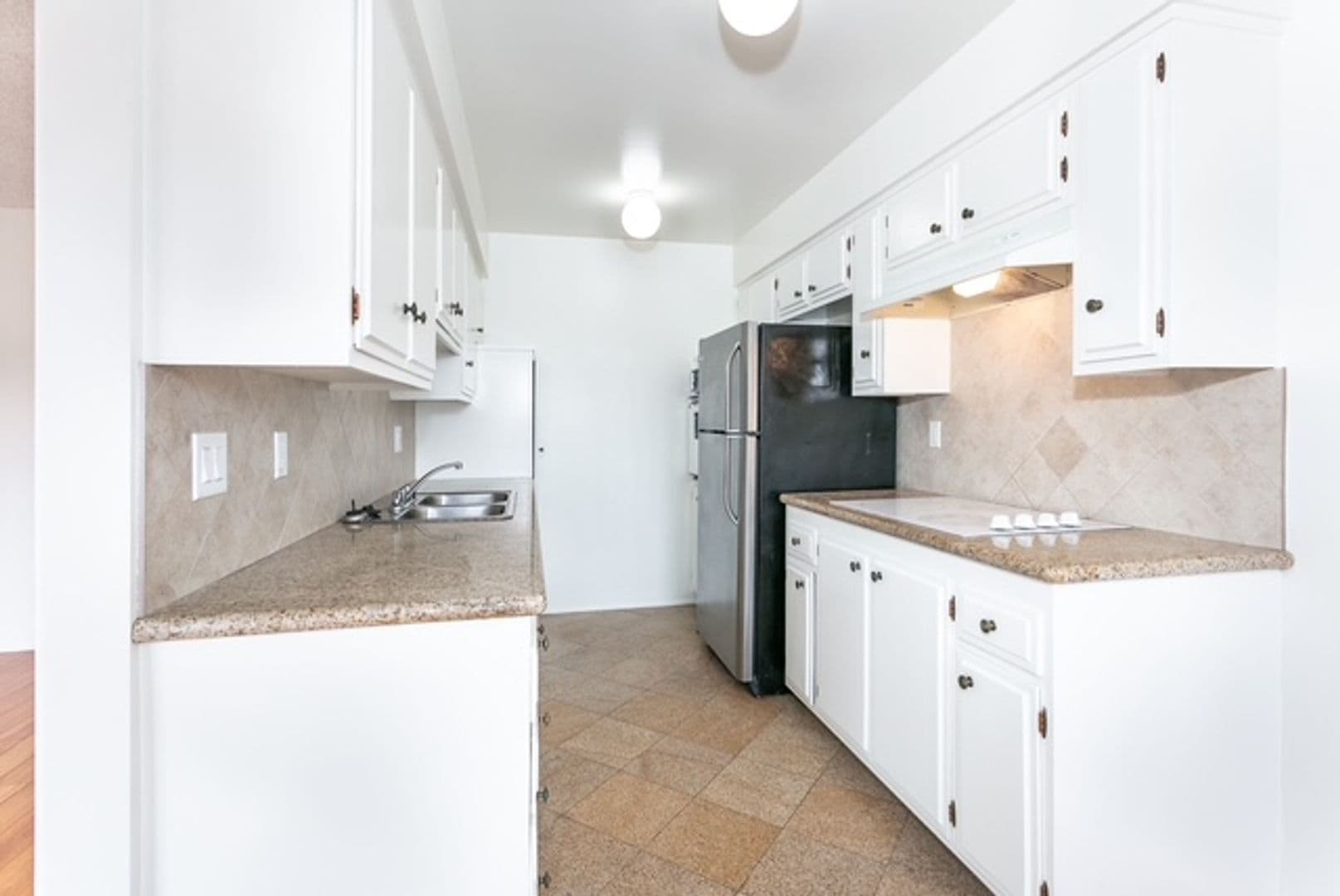 Los Angeles Apartment: 1000 S Wooster St