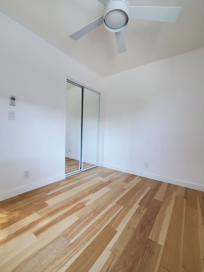Los Angeles Apartment: 1491 Scott Ave