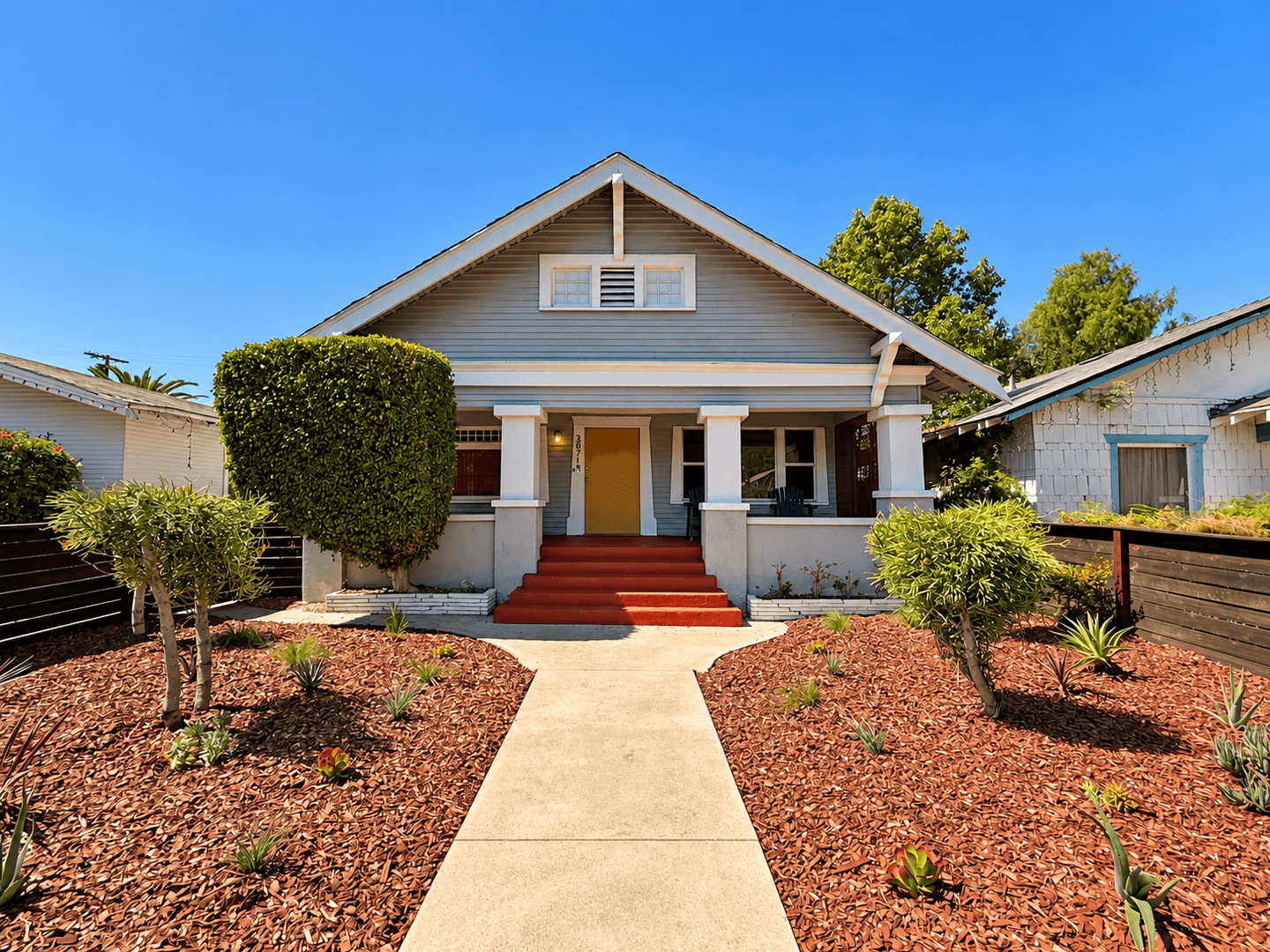 Los Angeles House: 3871 S Hobart Blvd