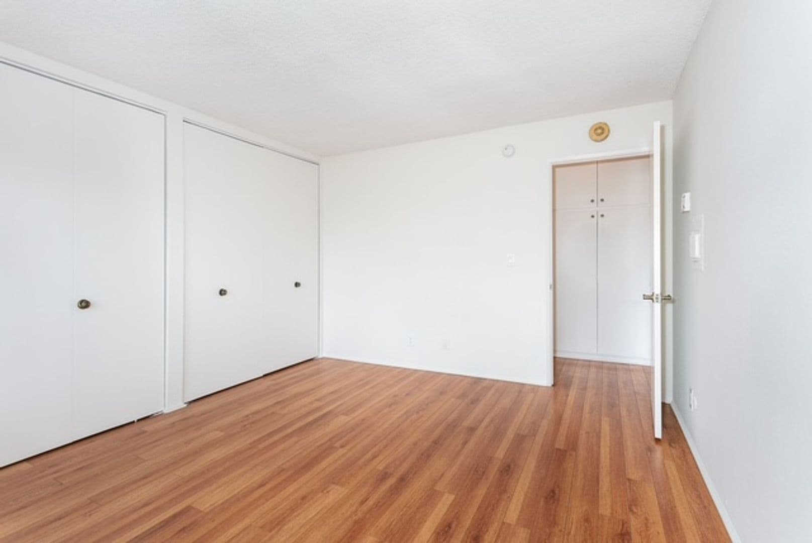 Los Angeles Apartment: 1000 S Wooster St
