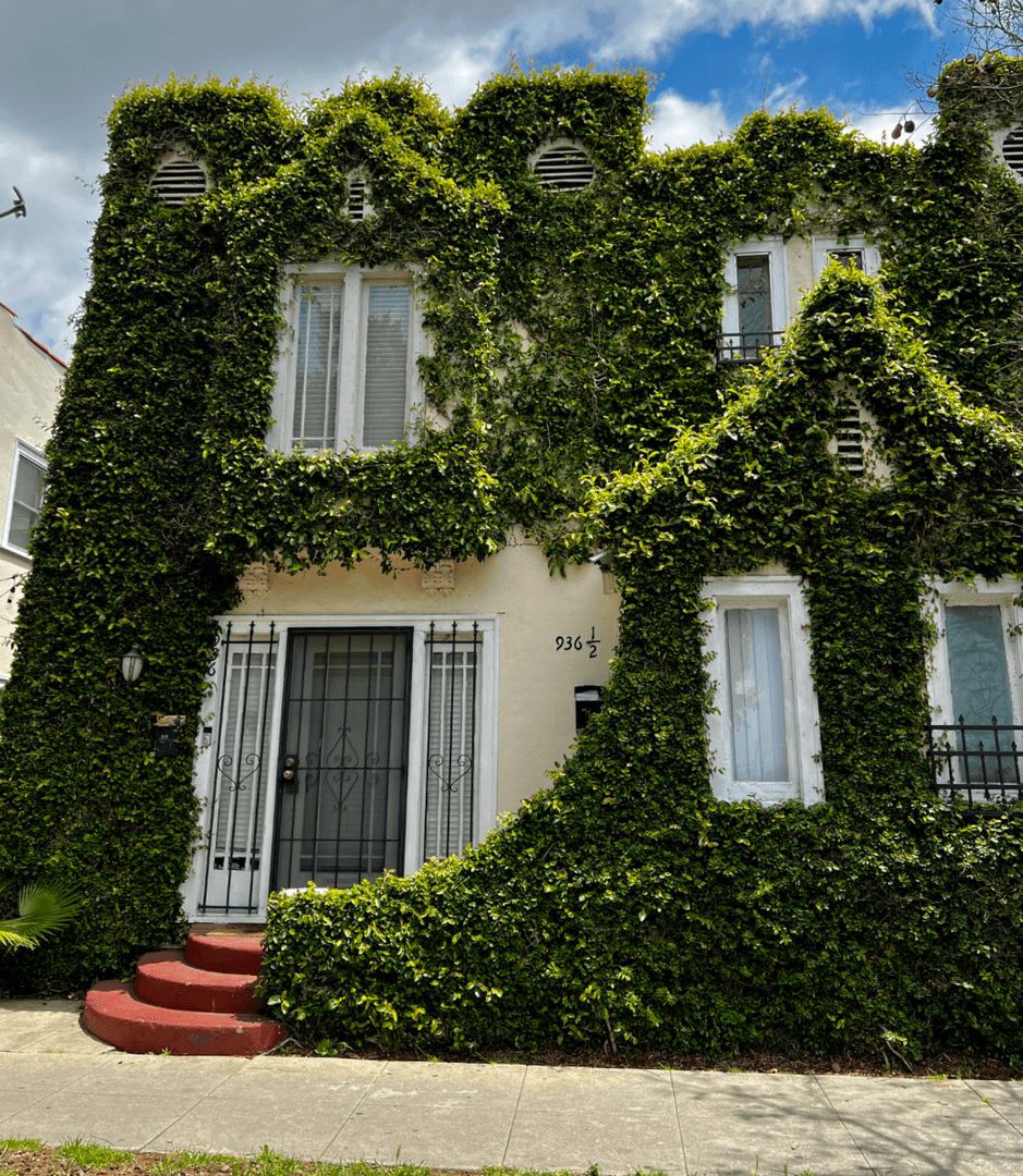 Los Angeles Apartment: 932 S Berendo St
