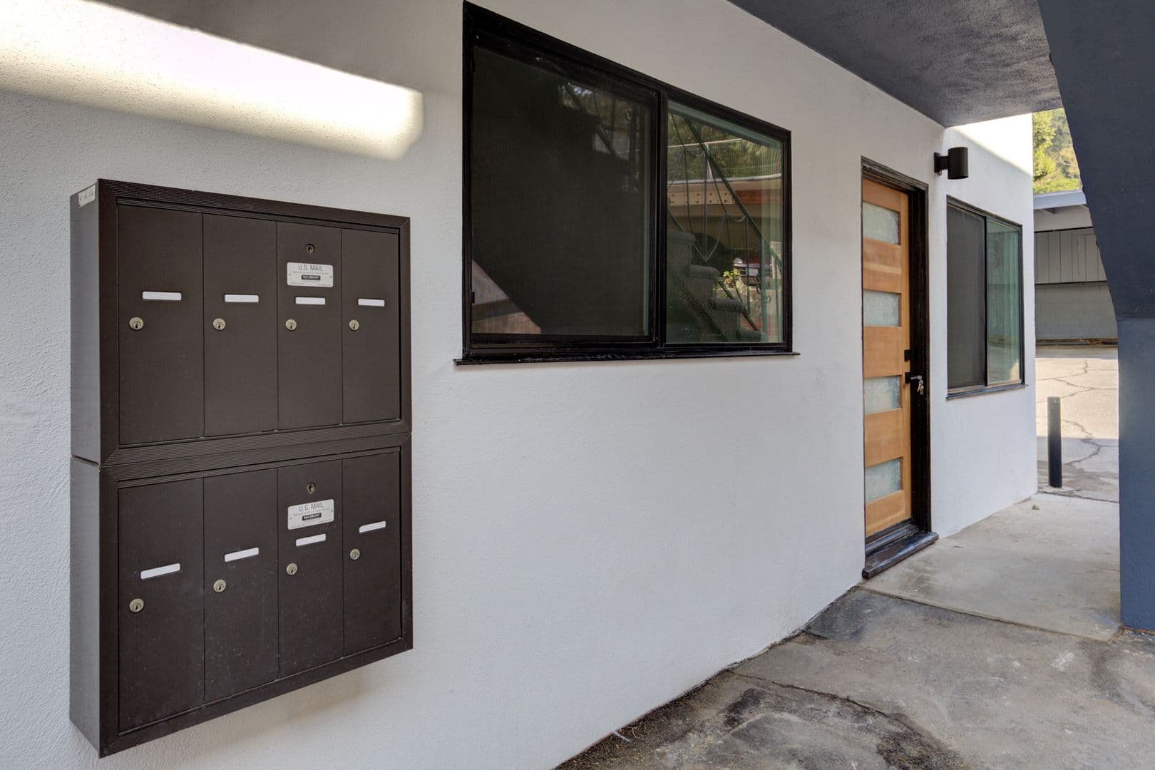 Los Angeles Apartment: 2314 Glendale Blvd