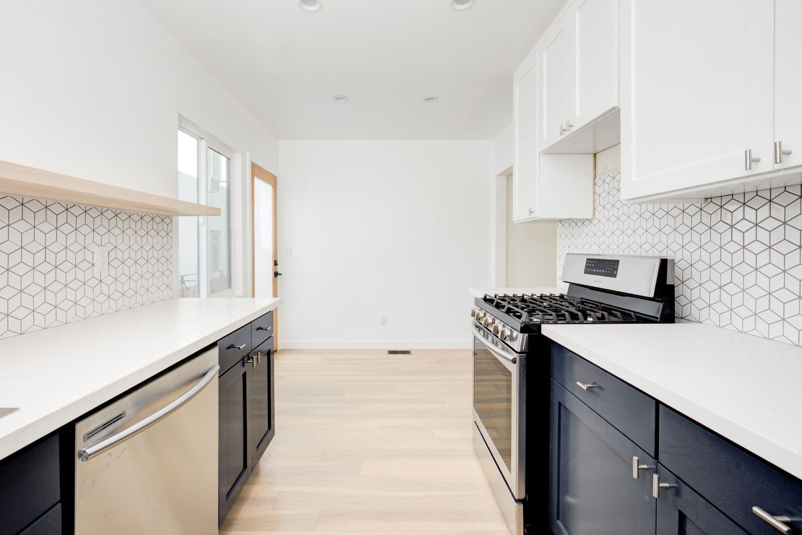 Los Angeles Apartment: 2314 Glendale Blvd